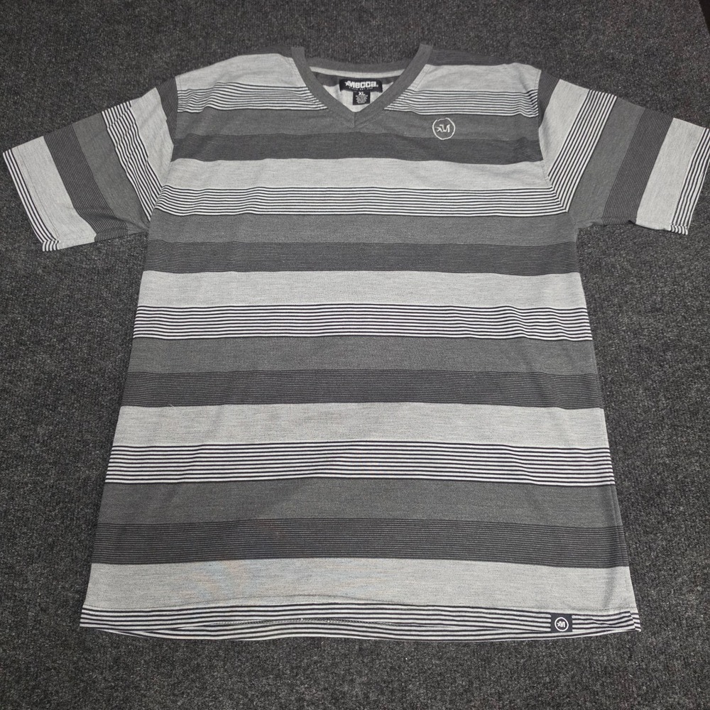 Mecca USA Mens XL Grey Striped V-Neck T-Shirt Vintage Streetwear Y2K Tee